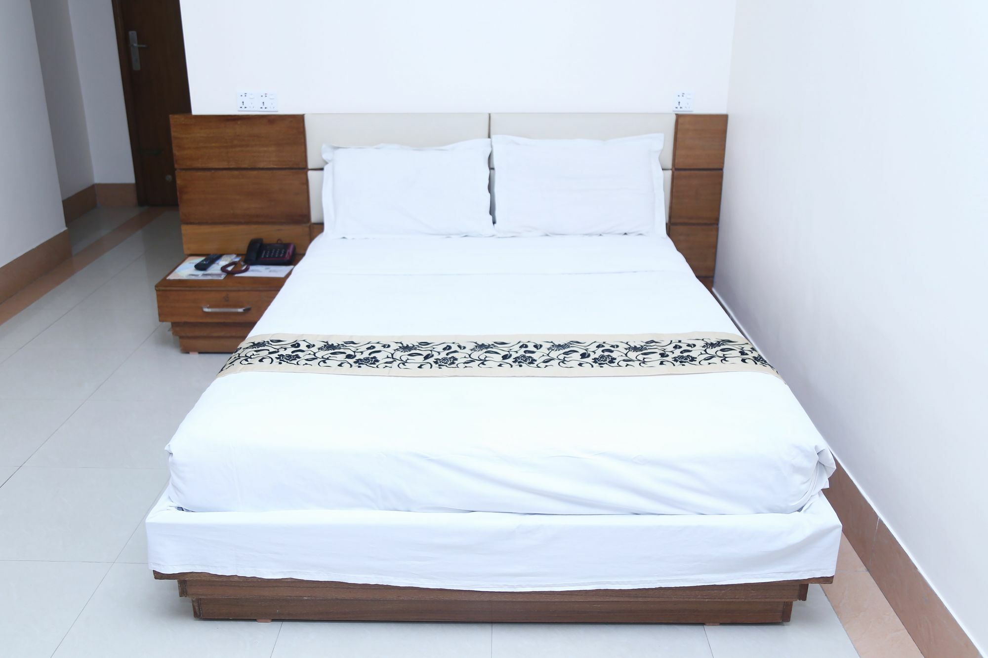 סילט Hotel Garden Inn מראה חיצוני תמונה