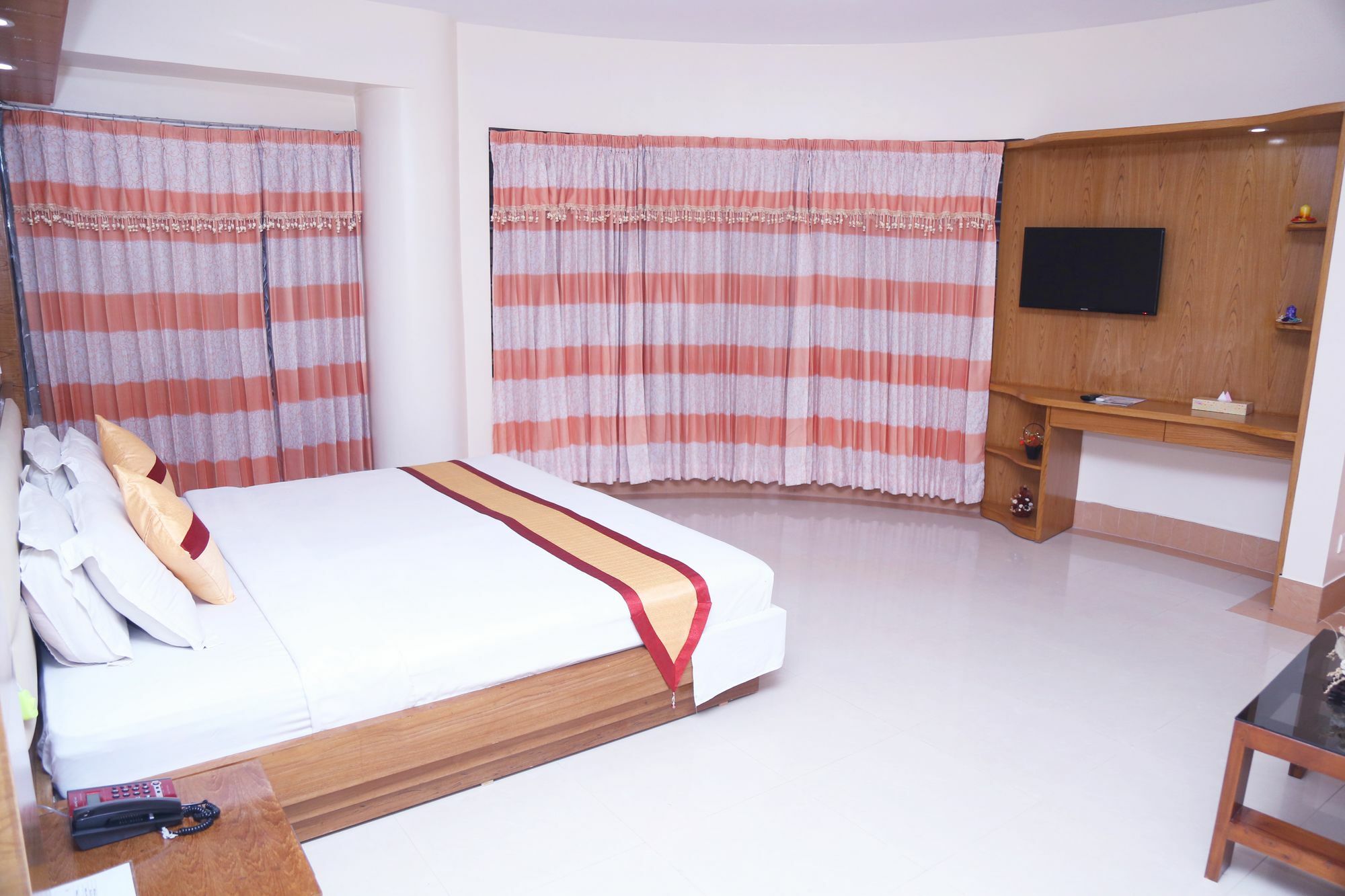 סילט Hotel Garden Inn מראה חיצוני תמונה