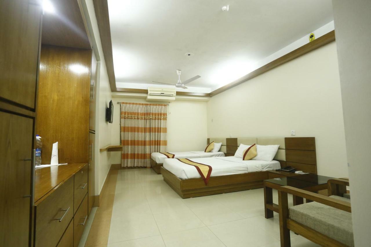 סילט Hotel Garden Inn מראה חיצוני תמונה