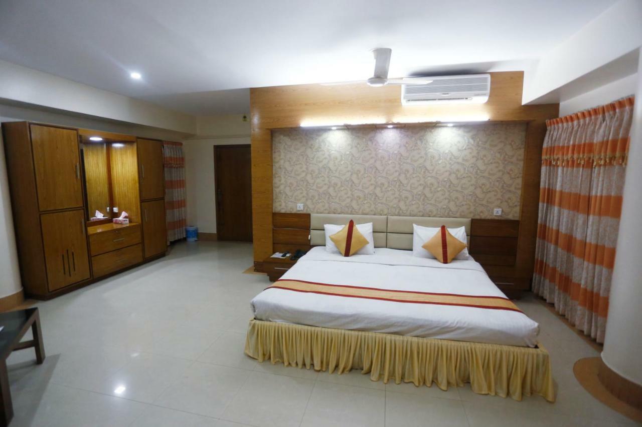 סילט Hotel Garden Inn מראה חיצוני תמונה